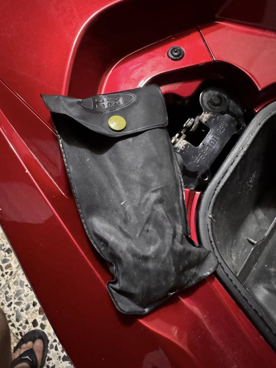 سلام عليكم PCX جيل ثاني ياباني JF
مكفوله من التاير للتاير شرط كفر ومكينه بلادي
مكينه 125 ☑️ 
حساس زدحام ☑️
حساس ستان ☑️ 
حته عدتهة مال يابان وياها
مابيه اي نقص شرط المكينه اذا مفتوحه ترجع الدراجه السعر13 وبيه مجال
مكاني الامين الثانيه رقمي *********** ماسنجر ممتواجد
