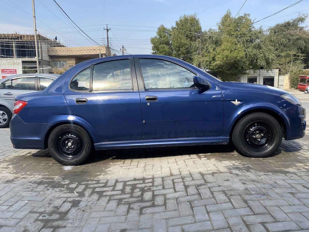 سلام عليكم اخوان
ساينا موديل 2016

كفاله عامه لاصبغ ولاتبديل ولا خياس 

 فقط بيه بارد موضح بل صور

تبريدثلج تدفئه شغلات 

رقم بغداد نكليزي مشروع وطني تحويل ثاني يوم

كير ومكينه وصدر امامي وخلفي جديد 

داخله جديد مال شركه كامره شاشه 

دوشمه جديده مال كوسترات 

تخم تاير وياله جديد سياره جاهزه اي نقص مابيه 

عنوان بغداد بياع شارع ضغط

سعر 54وبيه حق جيه اتصال***********
