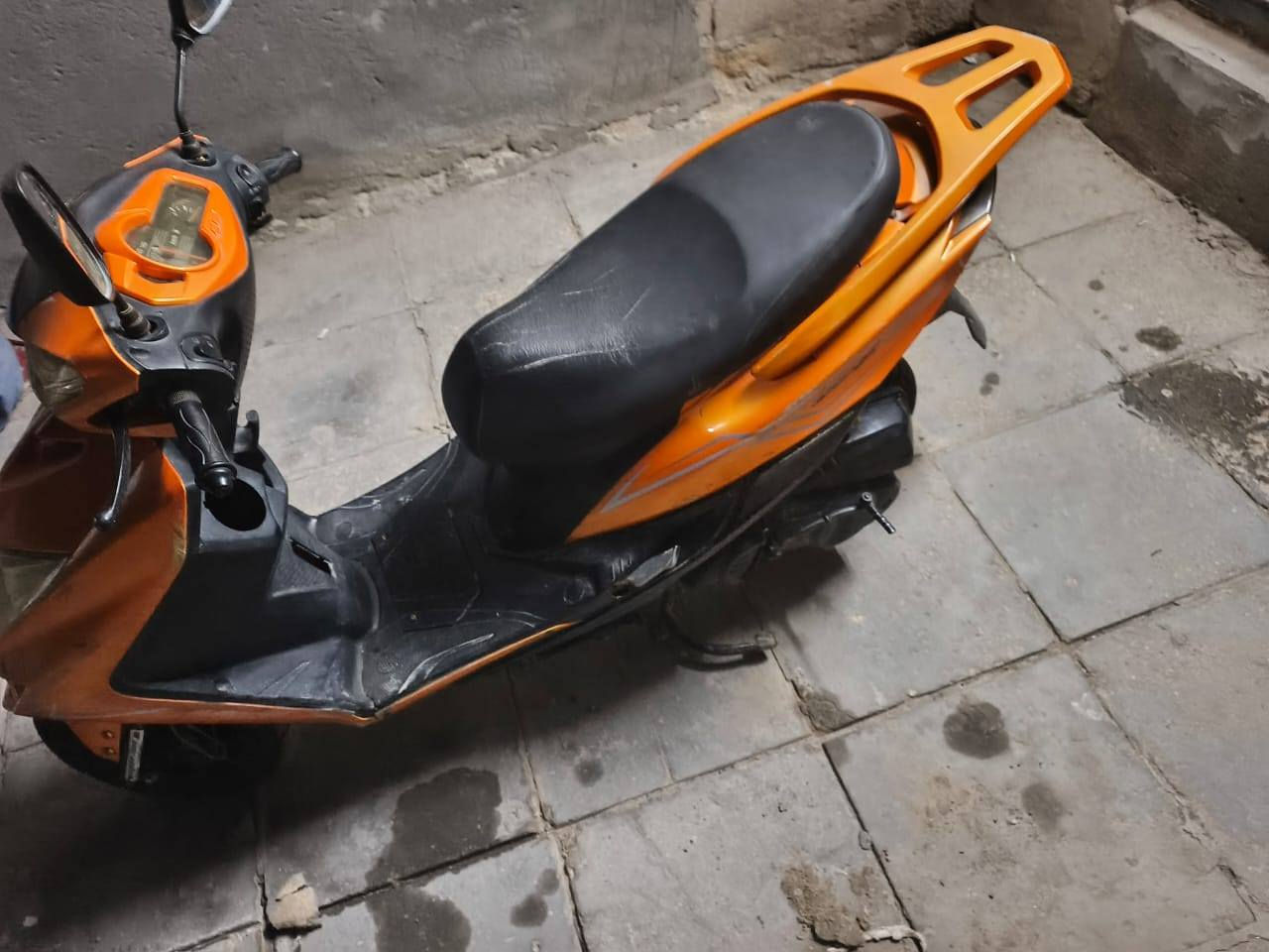 سلام عليكم سكنس لبيع موديل 22
طخم  تاير كهربائيات كله شقاله سلف   مكانين قلعت سكر 
رونات  كله شقاله بيه زلوق قليله  ***********   
سعر.    400وبيه مجال لطيبين
