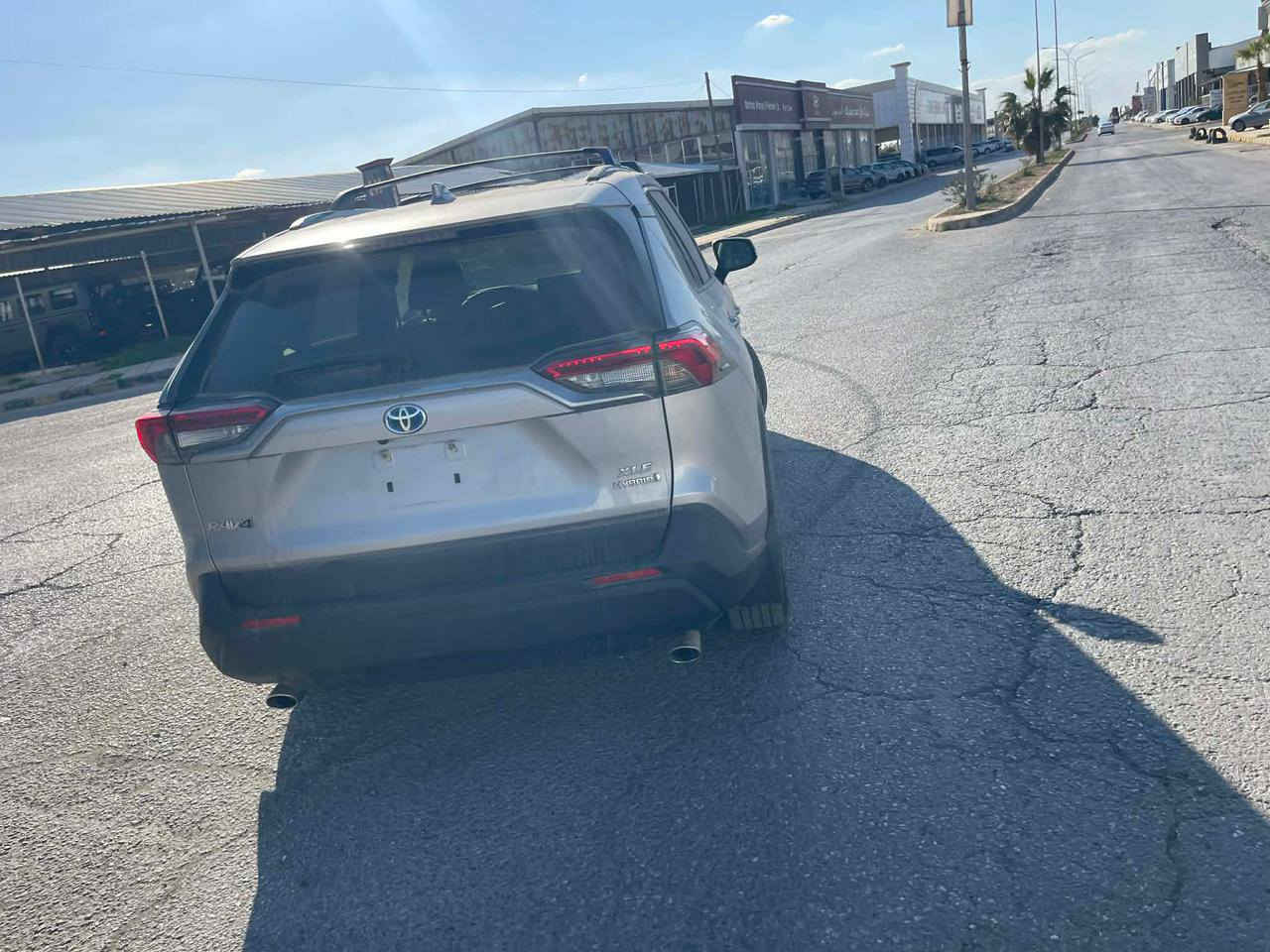 تويوتا راف فور موديل 2024 هايبرد ماشيه 18 الف بدون ايرباك مواصفات xle سياره موجوده حالياً بالحره  شركة الجدير مصلحة جاهزة بدون صبغ فقط دعامية امامية مبدل بيهة نفس اللون تريدها عل شمال تريدها  ع كتاب الشهداء تريدها تدخل عل كمرك خلال مده اقصاها سبوع السياره توصلك للباب سعرها 210 وبيها مجال للأستفسار خاص او اتصل واتساب وتدلل مكاني ديالى بعقوبة  ***********
