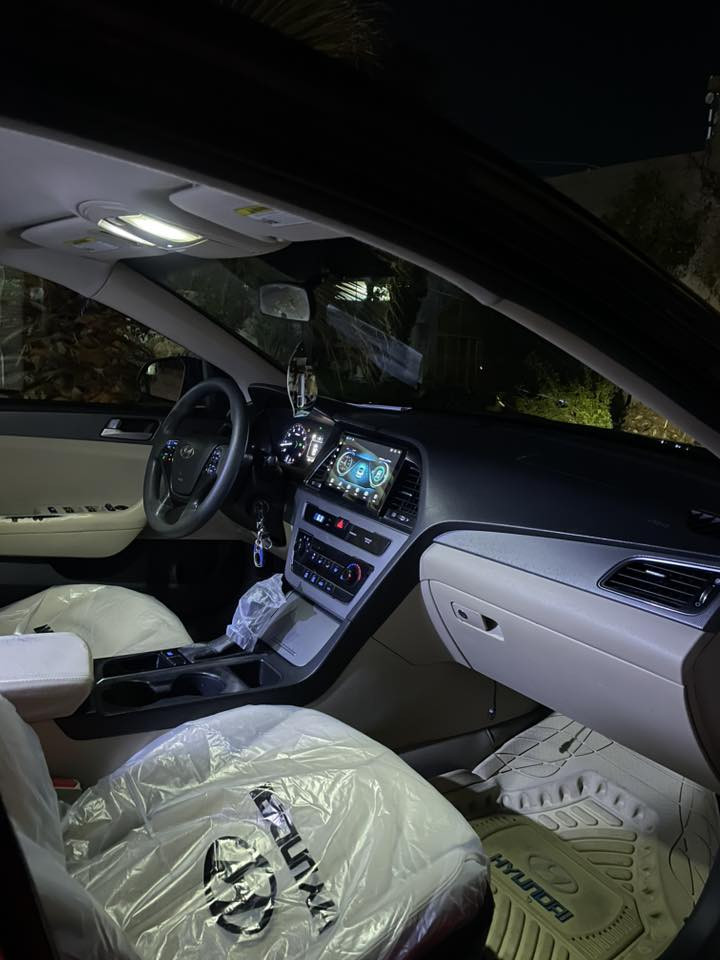 سلام عليكم 
هونداي سوناتا للبيع 
موديل 2015 وارد امركي كلين رقم بغداد تحويل مباشر  كير محرك المكينه كاملة وحدادية كفاله تخم تاير جديد السيارة جاهزة للاخير  3 وضعيات قيادة ايكو ونورمال وسبورت تحكم ستيرن مكان السيارة ديالى السعر 128 وبيها مجال ***********
