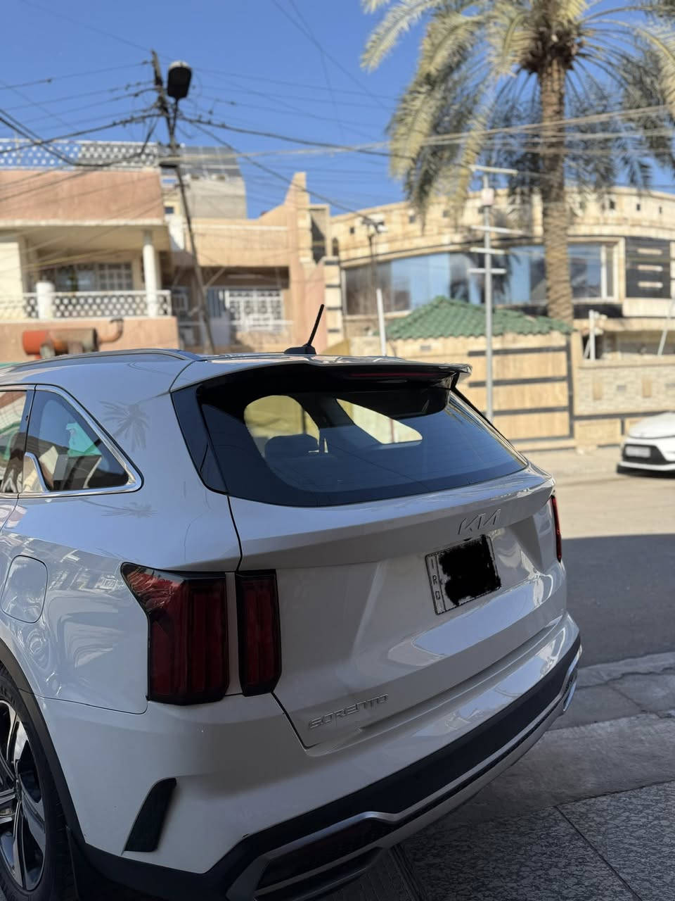 السلام عليكم سورنتو 2023 للبيع سياره جديده لوك مكفوله كفاله عامه ماشيه 47 الف فول موصفات عدا بانورما وفوريل
الموصفات :
هاند بريك دكمه
كير ماوس
اوتو هولد
نزول منحدرات
كشنات كهرباء مال سايق والي بصفه 
حساسات خلفيه واماميه 
سياره جديده لوك 
مكان سياره بغداد الكاظمية
رقم الهاتف:***********
السعر:300 وبيه مجال حك جيه 👍🏻
