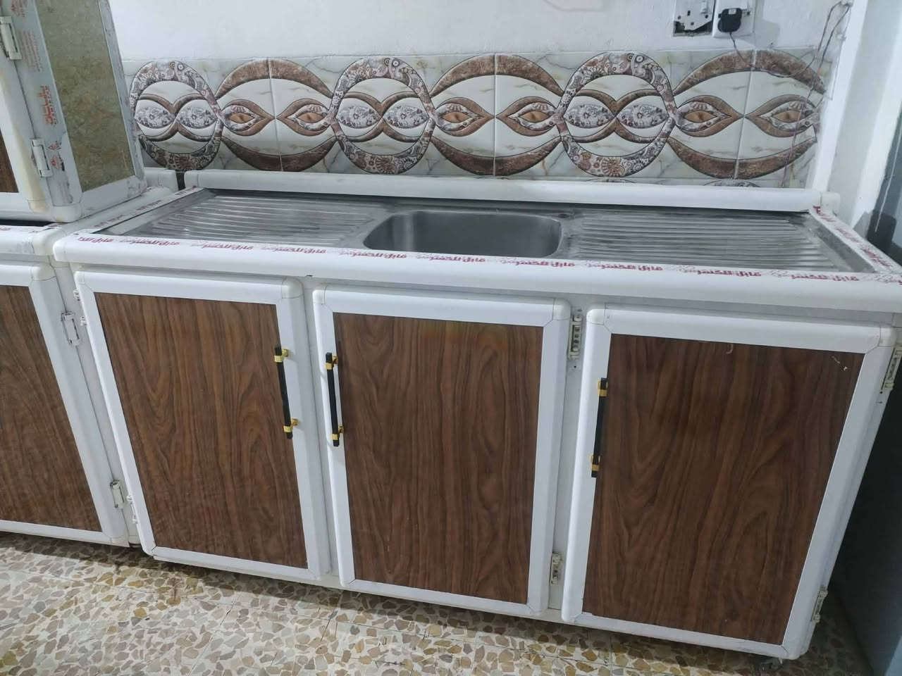 كاونتر نظيف مترين ونص
وسنكي متر ونص  السعر 350 وبي مجال 
العنوان كراج الشمال استفسار اكثر عل خاص


**إذا كنت صاحب هذا الإعلان وتريد حذفه لأي سبب، رجاءا أرسل رسالة إلى الدعم الفني**