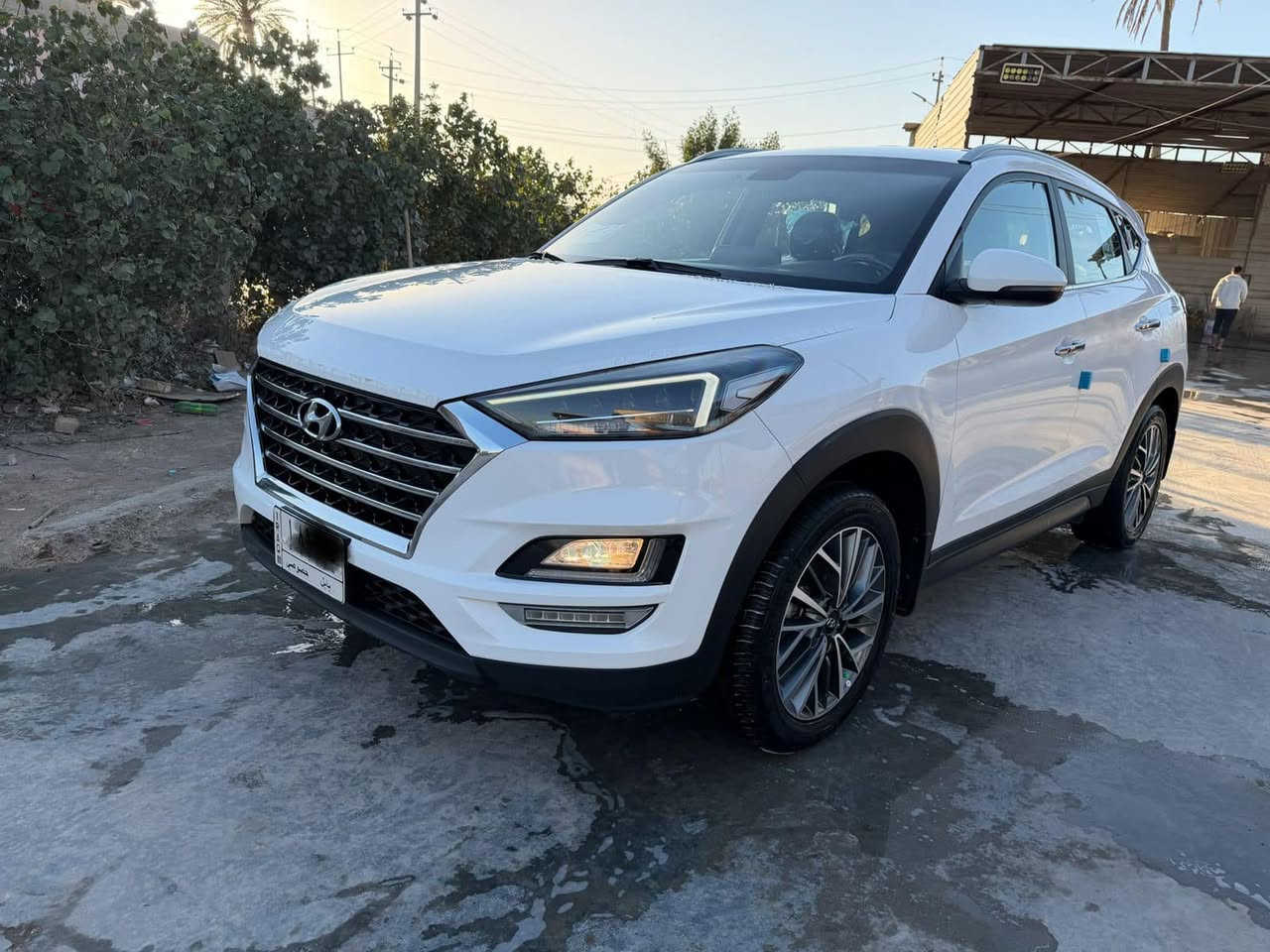 السلام عليكم ورحمة الله وبركاته 
للبيع توكسان 2020 خليجي وكاله الكاصد مكفول كفاله عامه رقم بابل فول عدا البنوراما
داخل جلد لونين 
صاج
مقاعد امامية كهربائية 
تبريد قطعتين
فول تحكمات
دبل ايرباك
ثلاجه
سايد بريك قدم
برده خلفيه
لايت 5 عدسات
حساس خلفي
كامرا خلفيه
كامرا اماميه
دبل بصمه
يدات نيكل 
5 ويل كب 
تخم تاير جديد 
لايت متحرك
مكينه 2000
سبير وعده والكتلوكات بعدهم ع الزيرو 
مكفوله من كلشي 
السياره استخدام شخصي وكلش جديده 
السعر 210 وبيه مجال بسيط 
مكان السيارة بالحله 
***********
