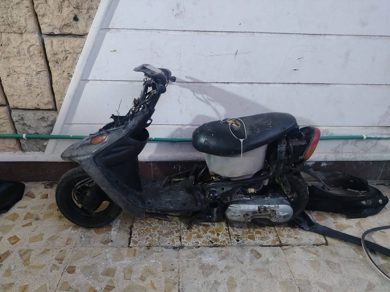 السلام عليكم دراجه بيجي شغاله غراضه كامله السعر 100 وبيه مجال هاذه رقمي *********** مكاني كوت كفاءات
