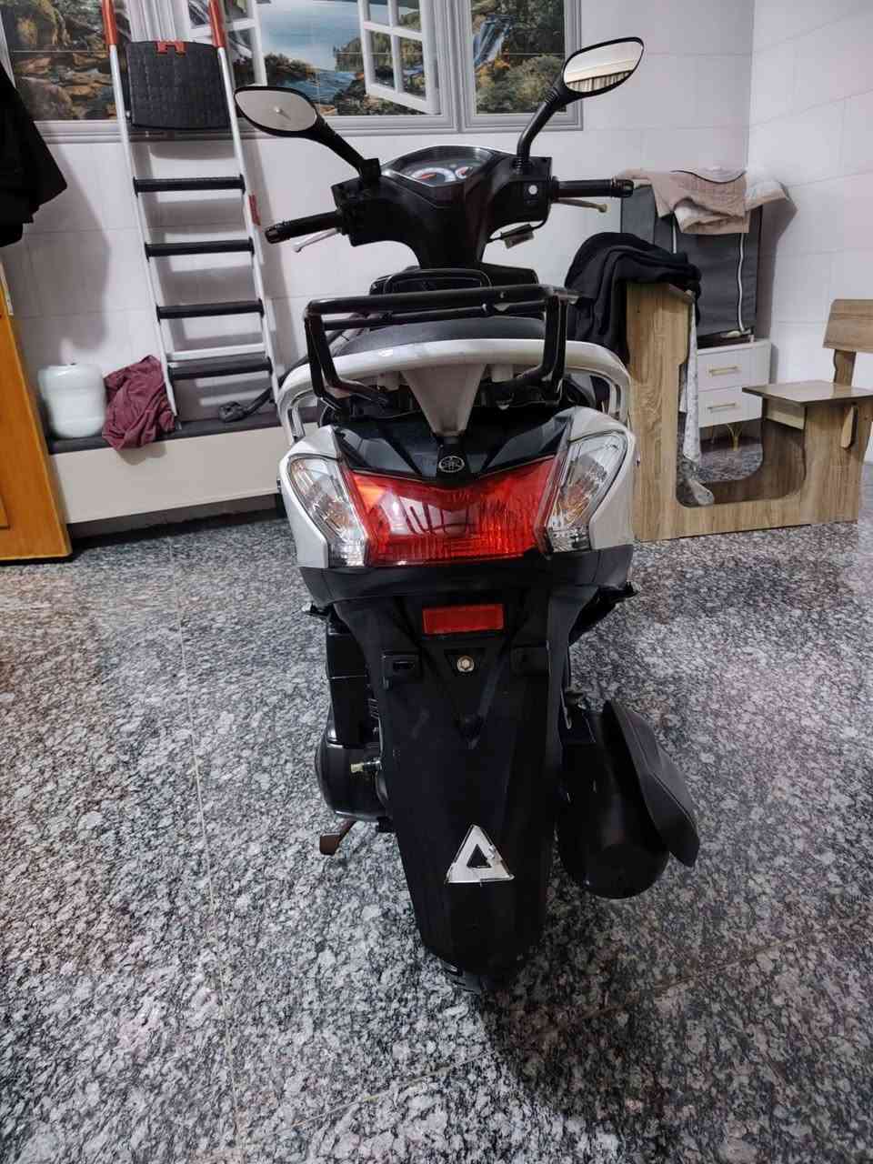 سلام عليكم دارجه لكزز موديل 2018الدارجه ماشيه 25الف تدفئه بليدات مكفول كفاله عامه من مكينه كفرات من الطول للطول ستان كهربائي ايكو تقليل بانزين لاعتمادي السعر 11ورقه ونص لاستفسار ***********
