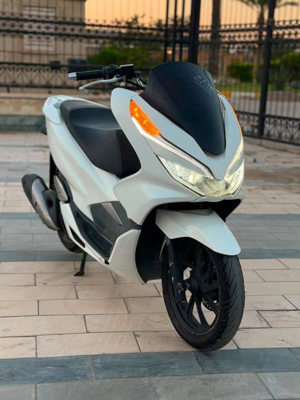السلام عليكم دراجه pcx جيل الثالث   مكينه 150  دراجه مكفوله كفاله عامه مال رمبه حساس ازدحام حساس ستان تتدفئة بل يدات لد أمام لد خلفي مكينه برغي ممفتوح بيه شلعه معدل فول مال جناي دراجه تتعب تكول جديده ماشيه 10 الف حقيقي على ايدي كتلوكات الرمبه بيه السعر 14ونص وبيه مجال العنوان بغداد الهاتف ***********اتصل وبيك خير ودلل
