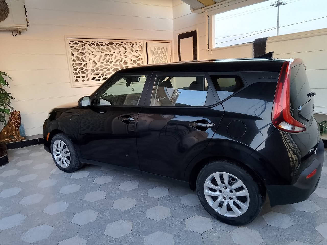 مساء الخير 
صول2020 معروفه موصفات الصول
السيارة جديدة مال بيت
السعر129وبيها مجال بسيط
***********
