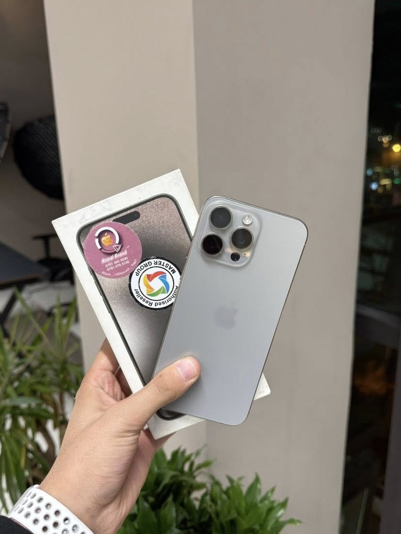 ايفون 15 برو ماكس ( وتر بروڤ )
بطاريه 85
ذاكره 256
عربي ماستر M/AA/A
باكيته وياا 
سعر مليون و100 بي مجال كلش قليل
رمادي ***********
