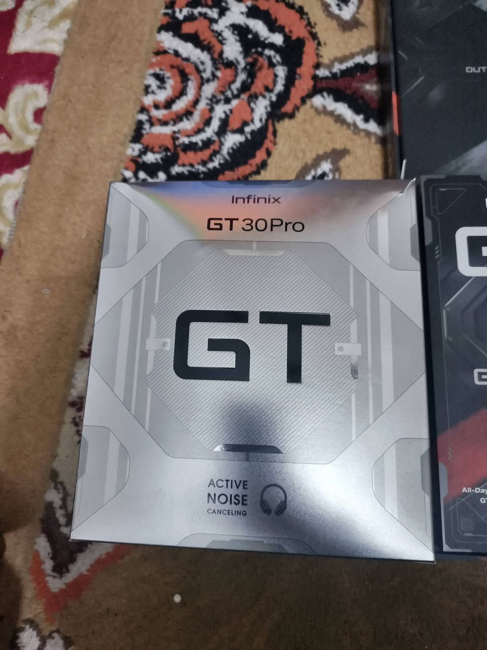 جهاز جي تي 30 برو للبيع ذاكرة 512+ عشوائية 24
جهاز اخو الجديد صارله شهر من اخذته تقريبا والوصل موجود 
شحن سريع 45 واط وفائق
يشغل بوبجي 120 فريم واغلب الالعاب 120 فريم
معالج داينمستي 8350 التميت
شاشه امولد 144 هيرتز
كامره 4k 60fps
جهاز معروف شنو مواصفات وشنو القوه الي بي
يجي وياه هديه سماعة محيطيه مال انفنيكس+ براد مال جهاز هديه + حافضتين هدية
السعر : 380 الف
العنوان: بغداد الاعضمية 
للتواصل: ***********
