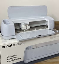 للبيع جهاز كريكت ميكر ٣ ‏ Cricut Maker 3  ضمان الوكاله نظافة ١٠٠٪؜ است...
