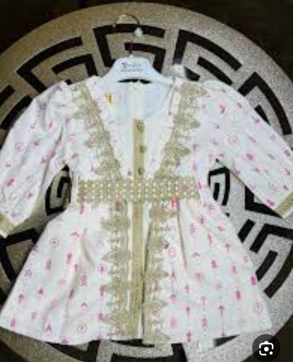 نفانيف يلبس عمر ٨ اشهر لحد سنه
وقماشه بارد ويوجد خدمة توصيل لجميع المحافظات


**إذا كنت صاحب هذا الإعلان وتريد حذفه لأي سبب، رجاءا أرسل رسالة إلى الدعم الفني**