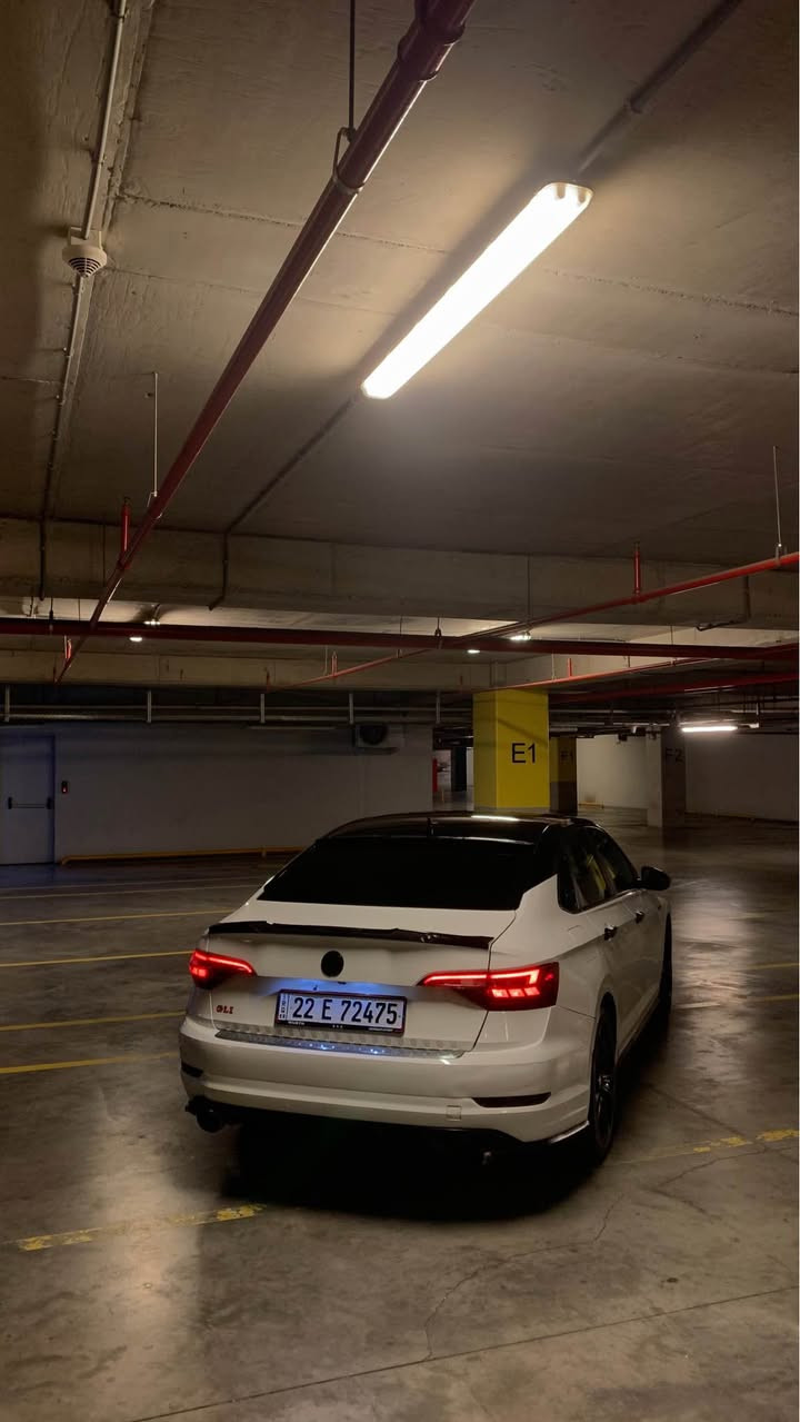 Jetta gli 2021 
70,000 mile 
صبغ 2 و نيف 
بدون دواخل
ايربك سليم 
145$  و مجال
 0751 056 2769 دهوك, العراق
