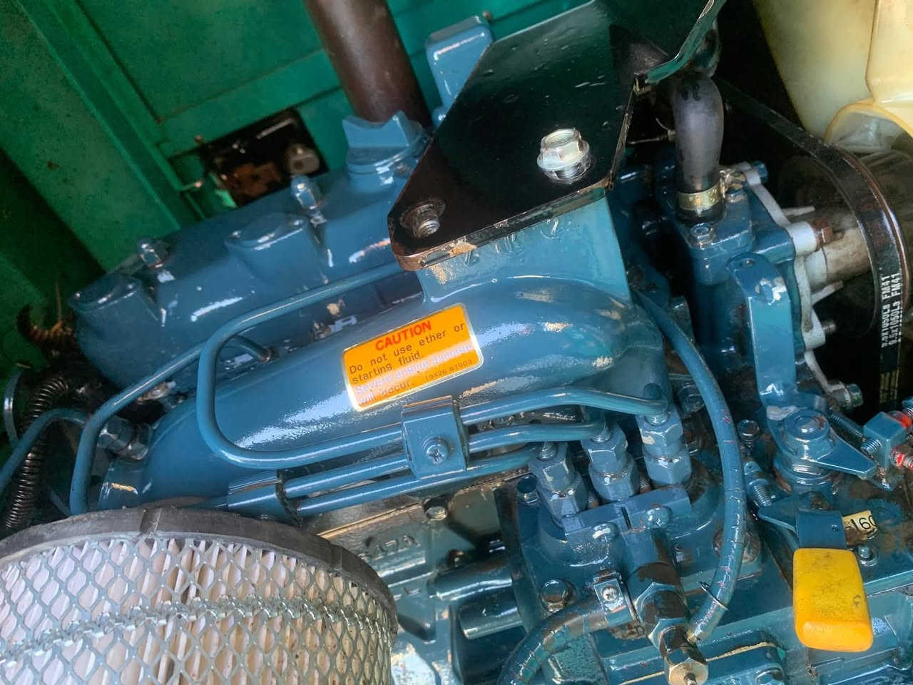 نوع المحرك:كابوته ياباني 🇯🇵
القدره:15kva
المحرك:3 بستم/ حجم 1703
نوع الملف:ستام فورد انكليزي نحاس100%
كاتم 
سستم بروتكشن كامل للحمايه
للاستفسار 
***********
