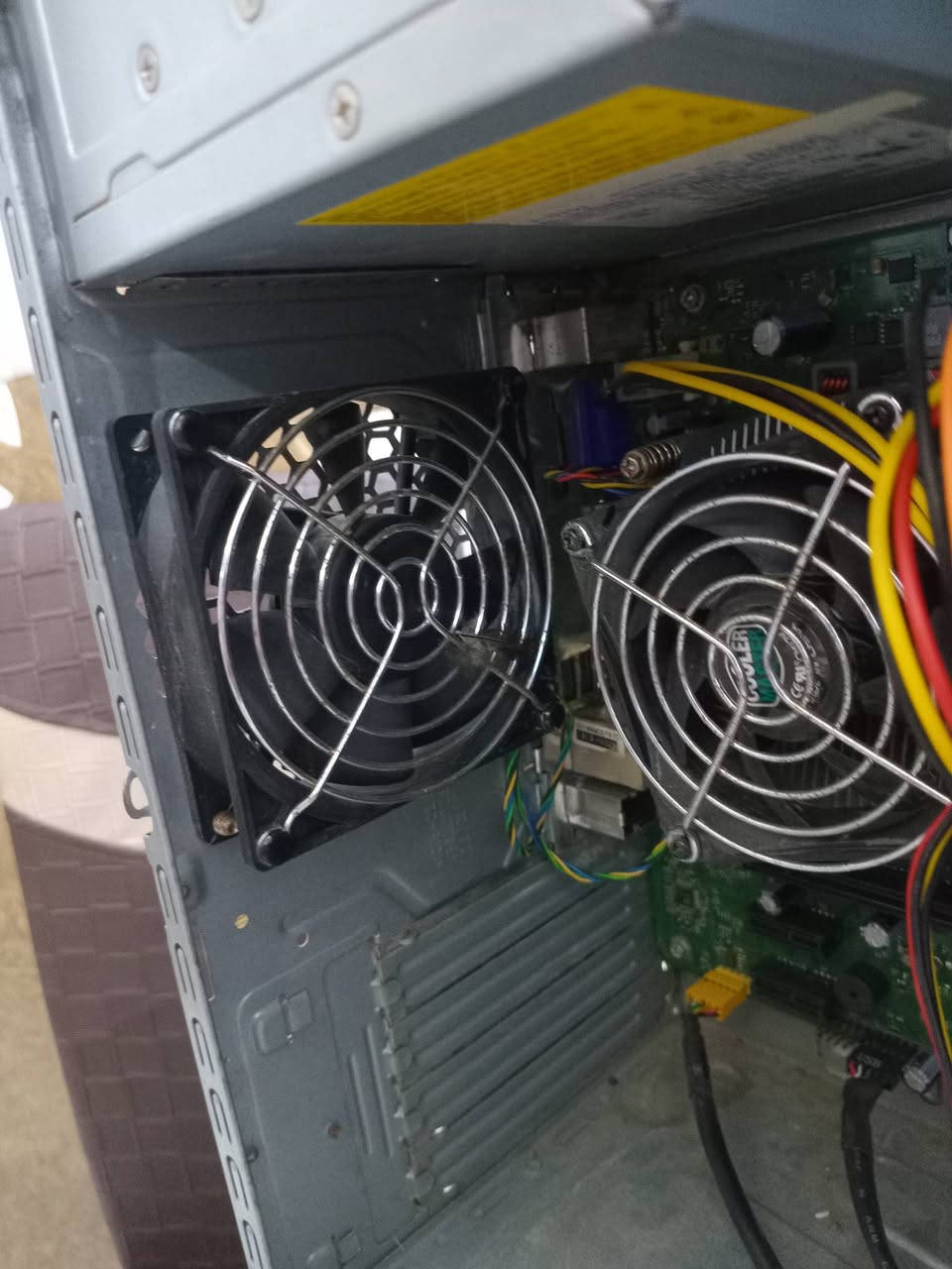 كيس مع شاشه وكيبورد ميكانيكي وعادي يحتوي على اكثر من ٢٠ لعبة بالإضافة الى كيس اخر غير شغال للبيع قيم واخذ
سكني بغداد رصافة


**إذا كنت صاحب هذا الإعلان وتريد حذفه لأي سبب، رجاءا أرسل رسالة إلى الدعم الفني**