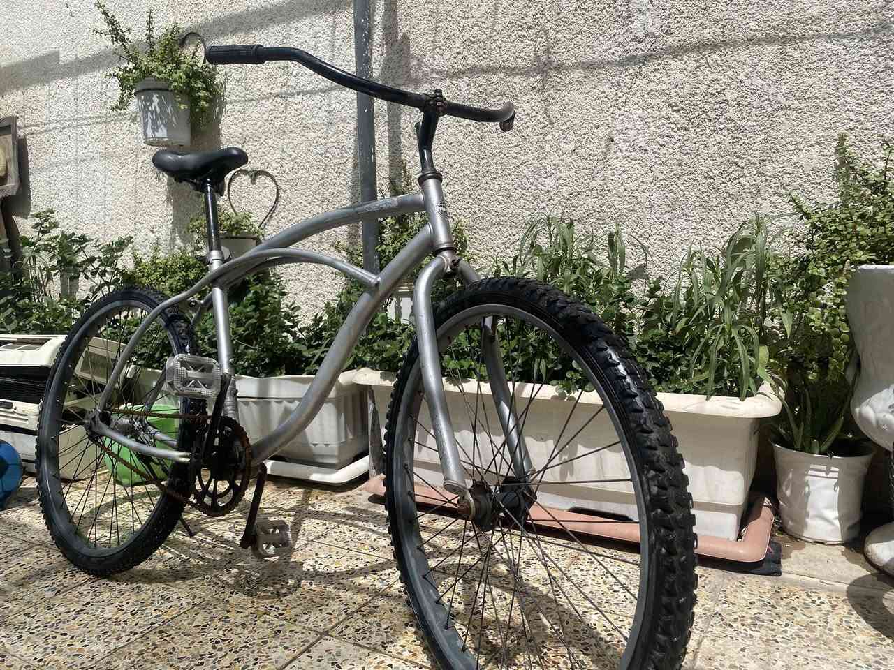 سلام عليكم للبيع بايسكل نوع huffy امريكي الصنع حجم ٢٦ بريك بالبايدر نظام BMX جاحز بدون اي نقص السعر ٥٠ الف 
للتواصل ***********
