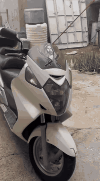 السلام عليكم سلفر 600 مرقم للبيع المكينة مكفول بيها ملاحظات بلكفرات الدراجة شلعة ومعدل ممشاهة 80 الف مكينة ماا مشتمة ريحة البانزين العادي السعر25$ وبي مجال بسيط حك الجية التحويل ثاني يوم الرقم ***********
