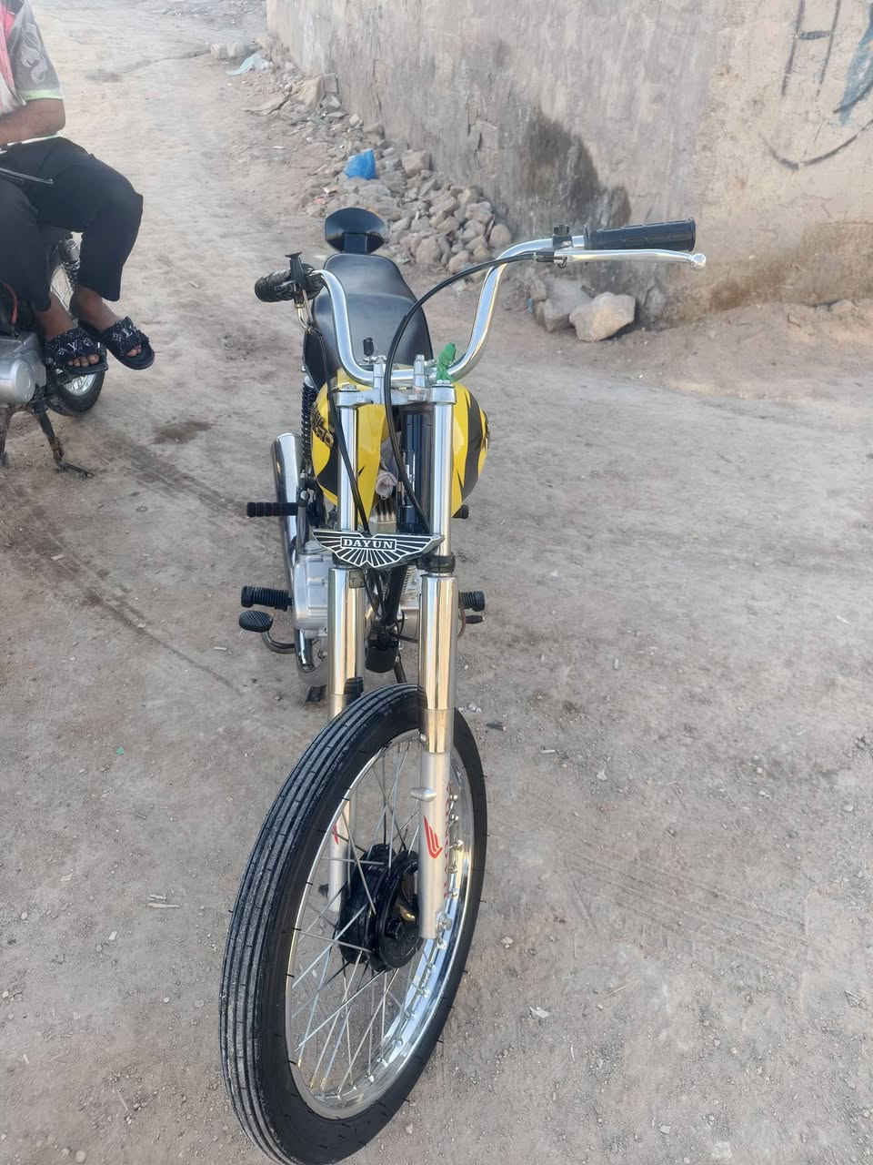 عمي سلام عليكم دراجه توهه معمره شاصيهه  23 اوراق اسكنر دراجه نضيفه وحلوه اوراقه كامله دراجه شلعه ومعدل السعر 600 وبيهه مجال حك الجيه راسني الخاص مفتوح مكاني حي الشهداء


**إذا كنت صاحب هذا الإعلان وتريد حذفه لأي سبب، رجاءا أرسل رسالة إلى الدعم الفني**