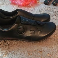 حذاء • ماركة • توصيل