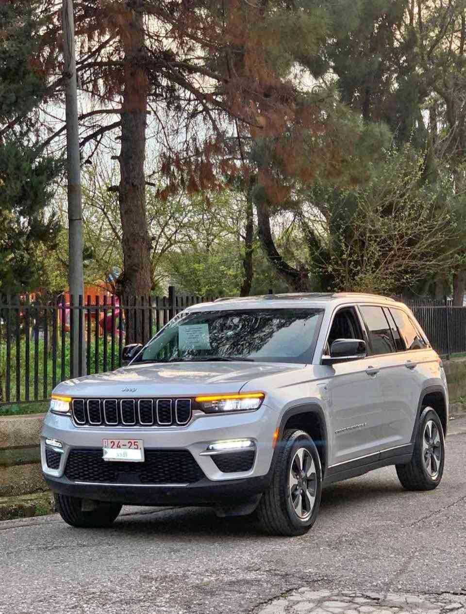 السلام عليكم جيب كراند شيروكي 4XE  2023 وارد امريكي

3 شاشات فول 1/1 

‏Jeep Grand Cherokee 4Xe  2.0L
 حجم المكينه : 2000  تيربو + هايبرد + بلك ان 

المسافة المقطوعة :  41 الف ميل

حادث السياره : قطعة واحد جاملغ الأمامي 
                      
 حالة الايرباك : رجع البلادي شرط 

#مواصفاتها

  ٣ شاشات، صندوك كهرباء، قطعتين قطع تبريد، رادارات 360، بنوراما, نظام منحدرات, هيترات بالكشنات، وبعد.هواية مواصفات 

فول مواصفات 1/1 تترقم شمالي 

تفاصيل اكثر هذا ☎️رقمي
***********
سعر :  $ 303 ورقة 
مكاني الاربيل
