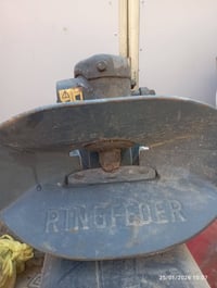 من رخصة مدير الكروب للبيع باب بدي قلاب نضيف جدا +ساحبه +تانكي هايدرولك...