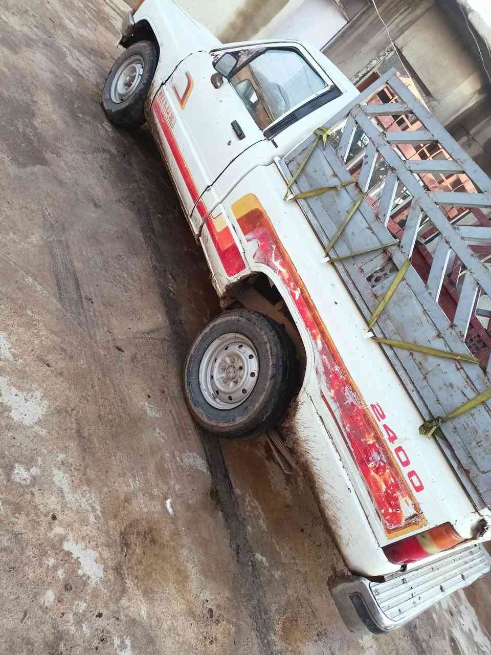 السلام عليكم بيكم للبيع 88 كروسيده 4 كير محرك شرط شاصي شرط كير شرط تحويل ثاني يوم سعر 48 وبي مجال ***********
