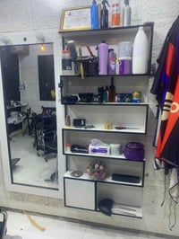 فاترينة عدد2 مع مراية عدد2 لبيع بسعر 200 الف الاتصال على الرقم 0772862...