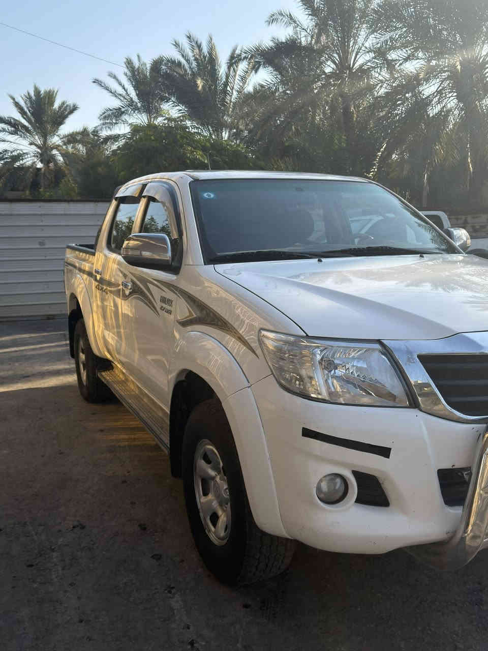 السلام عليكم
تويوتا هايلوكس 2015  فورويل 4x4
شاصي 19 فول
كير اوتماتيك 
ماشية 230الف 
فقط بارد في باب الصندوق الخلفي
رقم بصرة جديد  
السعر  230 وبيها مجال

العنوان البصرة -قضاء المدينة

الرقم.   ‭0772 777 5080‬
