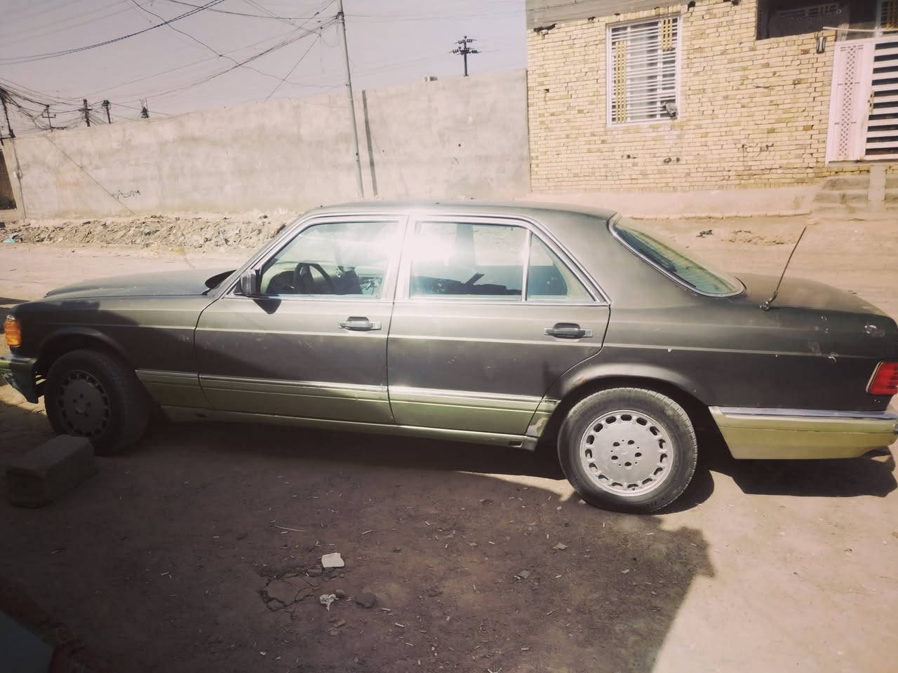 سلام عليكم سياره البيع مارئسدس راسي جانبو سياره مكينه وكير خير من الله كفاله تبريد شغال سياره جاهزه تخم تاير جديد تحويل مباشر وكاله عامه بسمي  مكينه3الاف فيفيتي كفاله السعر ب29وبيه مجال مكاني شطره رقم الهاتف ***********
