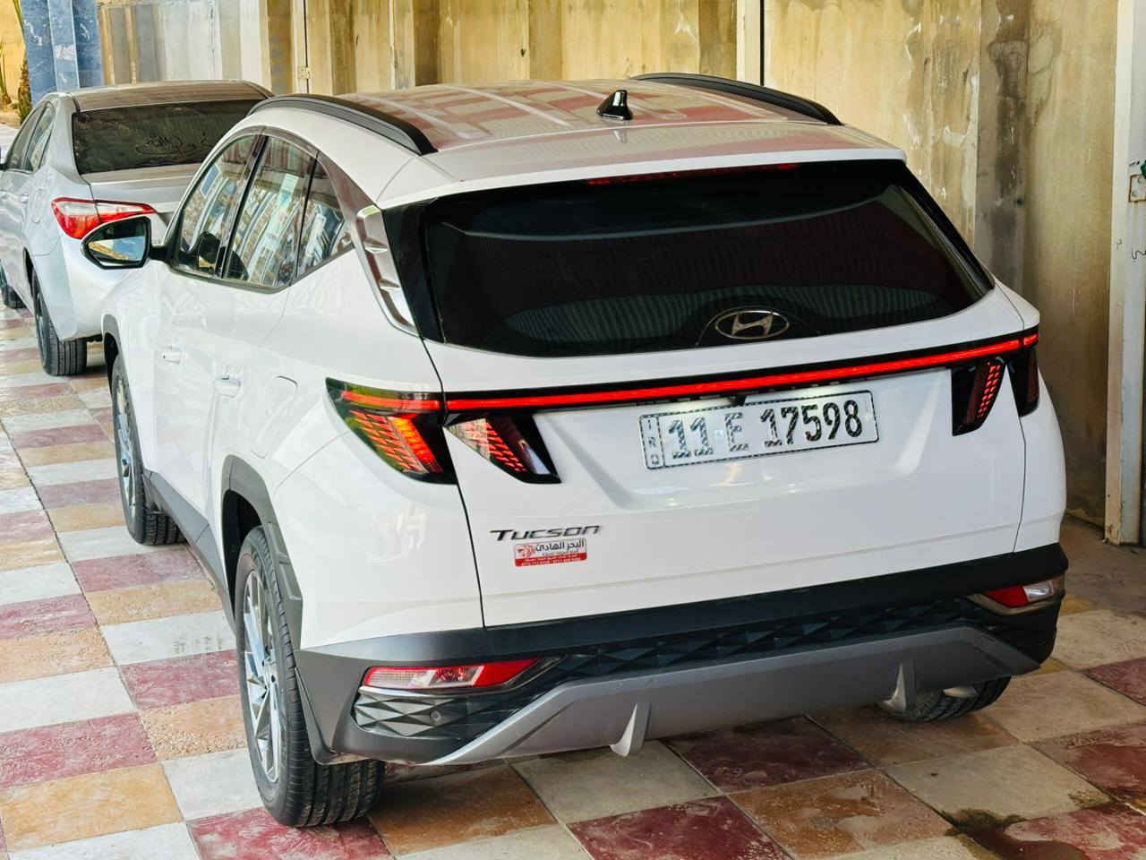 السلام عليكم 
للبيع توسان 2024 خليجي 
 محرك 2000 دوش
 كفاله عامه 
 رقم بغداد الدولي بأسمي
ماشيه 40 
مواصفات
بصمات ثنين
  كشنات كهرباء 
سايد بريك بصمه 
شاحن لاسلكي 
بصمه مري 
 كاميرا خلفيه
  تخم تاير مال شركه بلادي
  سعره 218 وبيها مجال الشراي يتصلل
غير متواجد علئ الفيس
***********
***********
