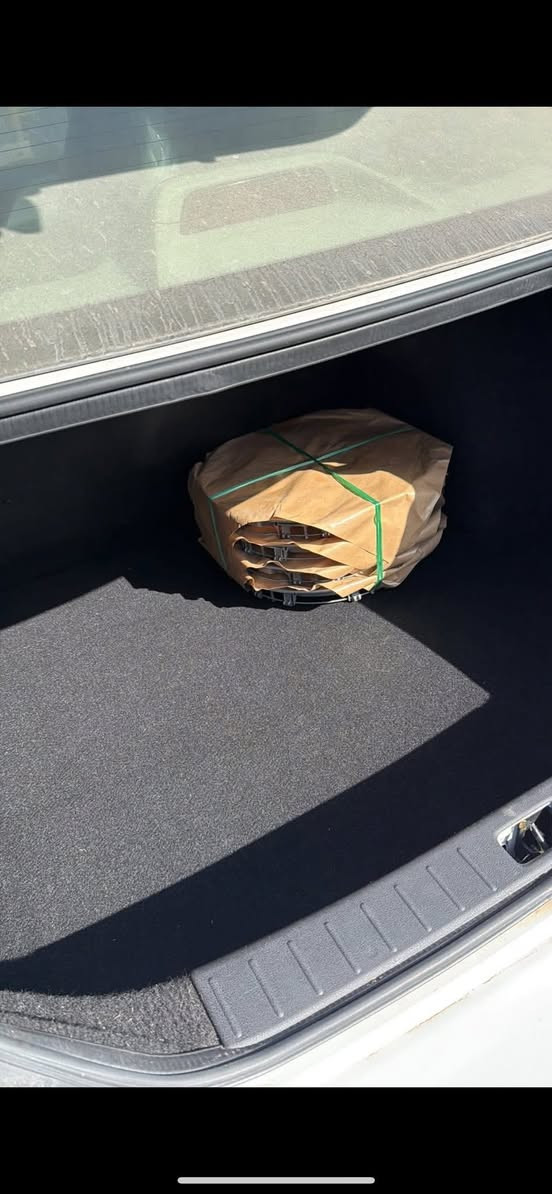 سلام عليكم صني للبيع مديل 2025 سياره مثل زيرو كفاله عامه
ماشيه 14 فقط بسم شركت مهند وكالة تحويل مكان سياره نجف شارع الروان 

(سعر 120 )

الأتصال فقط فقط 

***********
