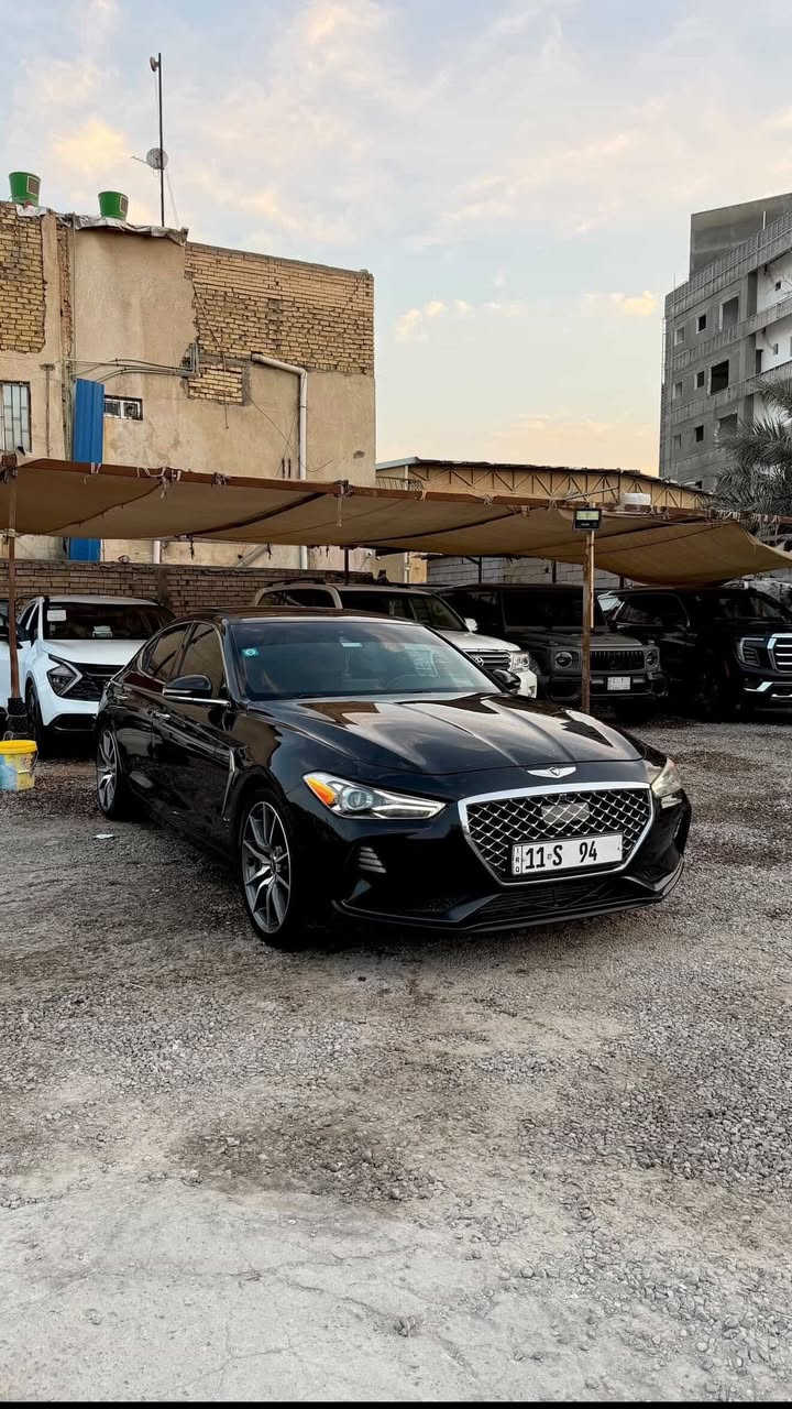 لسلام عليكم 
للبيع جنيسيس g70 
2020 
6 سلندر توين تيربو  3.3T 
تو ويل اكسل 
فول مواصفات اعلى موصفات برستيج 
كامرات 360 
حساس امامي خلفي 
نقط عمياء 
مري شفط 
مري ليله 
تبريد امامي خلفي 
تسخين وتبريد كشنات 
كشنات جلد 
خزن ميموري للكشن السايق 
كشن السائق يتغير حسب مود القياده 
موصفات هواي بيها والي جاني جنيسيس يعرف شنو برستيج 
حادث السياره قبق الصندوق طايح عليه شي وشوي من الجاملغات  واجه بيها كلير من امريكا يعني صبغ 4 قطع 
وسعر السياره 188$ ورقه وبيها مجال بسيط للشراي 
***********
