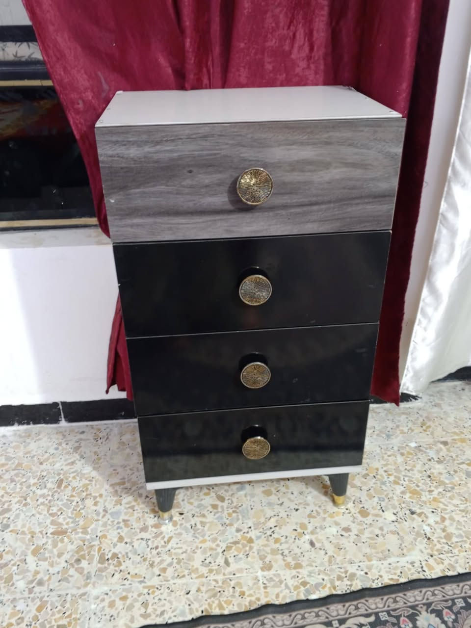 مرحبا حبايبي
- غرفه نوم نضيفه ضررها بس كومدي موضح بصوره
- نوع الغرفه  تركي
-  8 قطع  
-السعر 350بيها مجاا
-العنوان بغداد الامين ثانيه


**إذا كنت صاحب هذا الإعلان وتريد حذفه لأي سبب، رجاءا أرسل رسالة إلى الدعم الفني**
