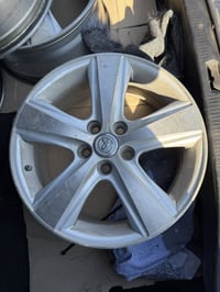 ويل كامري حجم ١٧/ سعر ٢٥٠ الف   )٠٧٧٠١٦٩٧٦٠٥