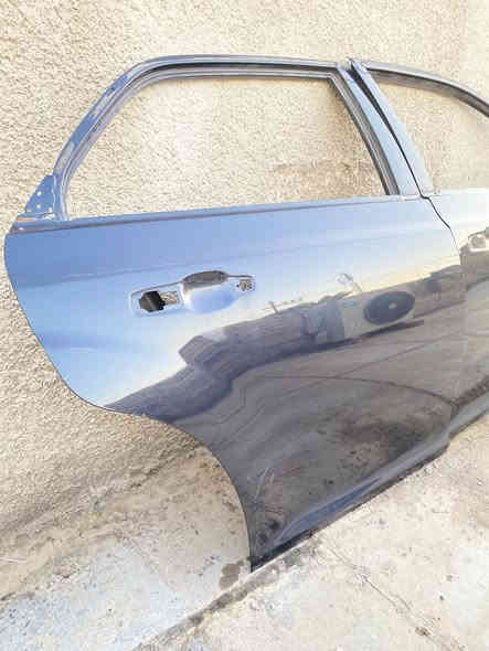 سلام عليكم 
ابواب اوباما جهة الصدر والورا
بيهن كلير فقط
يرهمن من موديل 15 الئ 23 
يفيدن ابو الصفره 
سعر 400 دولار (4 ورقات)
مكان بغداد شهداء السيديه 
رقم ***********
