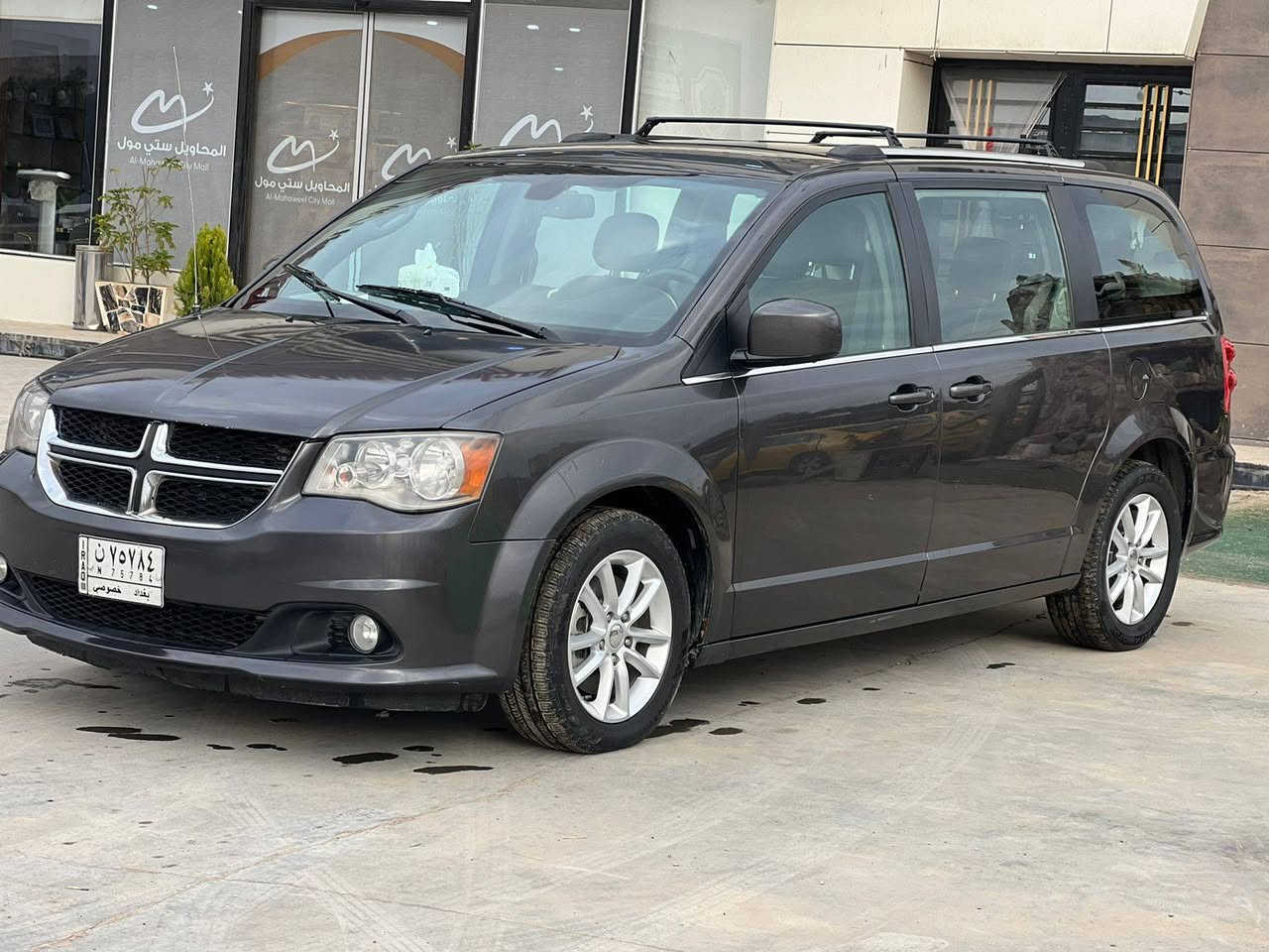 السلام عليكم دوجكرفان موديل 2019 السياره حادثها جاملغ وبنيد السياره فول مواصفات السياره ستخدام شخصي مكاني بابل الحصوه للإستفسار اتصال ***********
