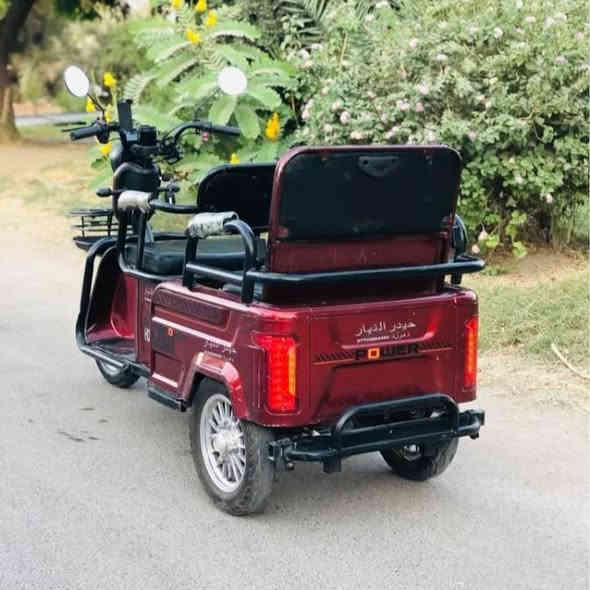 السلام عليكم 
تكتك شحن مكفوله من كلشي تخبل و نضيفه و مرتبه و بطارياتها لحد 2026 يعني كفاله عامه سعرها 900 و بيها مجال مكاني بغداد تقاطع درويش شارع كفائات السيديه رقمي 
***********
