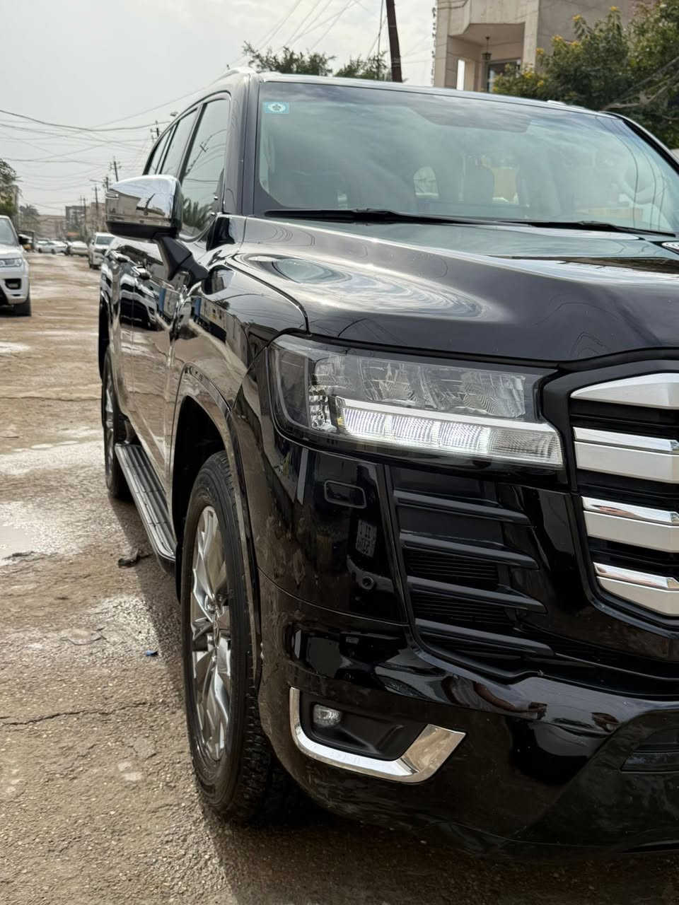 السلام عليكم لاندكروز 2022 ساز تون تيربو رقم بغداد عادي ماشية ٨٣ الف مغلفة PPF ب كامل جاهزة بدون اي نقص السيارة مكفولة عدا باب مبدلة نفس اللون مكان السيارة الكاظمية السعر 60,000$ 
هاتف ***********/***********
