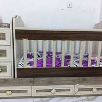 سرير اطفال • ينتفك • قابل تفاوض