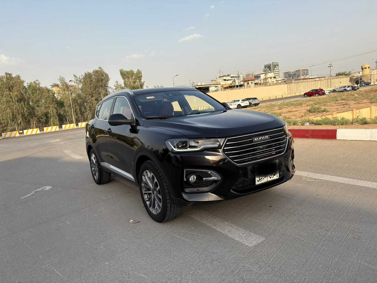 هافال H6 2021 للبيع - مواصفات فول كامل
متوفرة بمواصفات فول كامل (Full Option)، رقم اربيل - 

· الموديل: 2021

· عدد الكيلومترات: 60,000 كم فقط

· الحالة: بحالة الوكالة - مهتمين بالصيانة الدورية

المواصفات الرئيسية:

· المحرك: 2000 تيربو (GD-I) - اقتصادي وقوي

· ناقل الحركة: 7 نمر (جير أوتوماتيك)

· نظام الصوت: 10 سماعات مع نظام صوتي متقدم

الميزات الإضافية الفاخرة:

· البانوراما: سقف بانورامي

· نظام الكاميرات: 4 كاميرات 360 درجة

· نظام الأمان: حساسات أمامية وخلفية، رادارات، ونقط عمياء

· نظام القيادة: تحكم ستيرن، تحديد مسار، مثبت سرعة

· المقاعد: كشنات كهرباء، جلد، تدفئة، وخزن ميموري

· الإضاءة: اضاءات محيطية داخلية، اضاءة خارجية LED

· أخرى: تشغيل بصمة، دخول ذكي بدون مفتاح، مري كهرباء

للإستفسار والصور:

واتساب فقط: ***********

السعر: تواصل ع الرقم او الخاص
