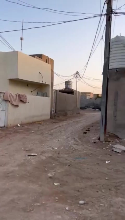 بيع مستعجل قطعه خلف الملعب مساحه 50متر  شارع الزهراء بيه غرفه معكوده وداير بيت كافة الخدمات سعر 9وبيه مجال ***********.هذا رقم صاحب العقار
