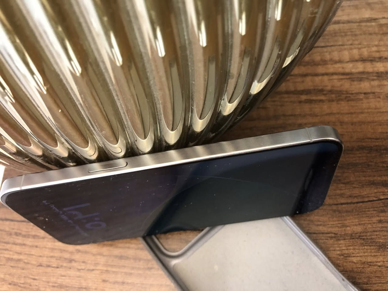 السلام عليكم
ايفون 15 برو ماكس 
ماستر نموذج M /باكيت ضايع
ذاكرة / 256
بطاريه / 81
الجهاز / مكفول عل فحص عدا صوت الخارجي ناصي 
لون / تيتانيوم
المكان / بغداد الدورة
***********
السعر / 950 وبيه مجال
