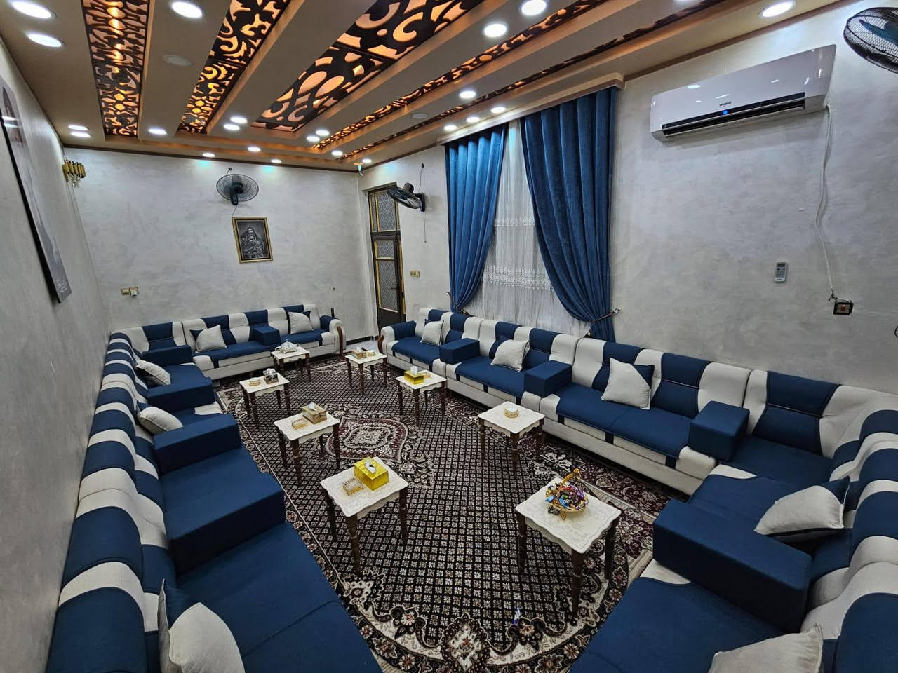 📢 للبيع | دار زراعي في منطقة الصخيين - قرب جامعة ذي قار 🏡
فرصة ذهبية لامتلاك بيت أحلامك في موقع راقٍ وهادئ 🌟
📍 ثاني بيت عن شارع السايدين
📐 المساحة: 200 متر مربع
🏗️ البناء: طابوق وسقف كونكريت – بناء درجة أولى ومتعوب عليه
يتكون من: 🔸 الطابق الاول:
غرفتين نوم
صالة مريحة
ديوانية واسعة
مطبخ كبير
صحيات داخلية وخارجية
درج دائري أنيق
محجر درجة أولى
🔸 الطابق الثاني:
غرفة نوم
بيتونة واسعة
ستارة بمساحة 2 متر
💧 الخدمات: ماء، كهرباء، ومجاري واصلة للباب مباشرة
📍 موقع مميز جداً وقريب من جميع الخدمات والمرافق الحيوية
🔑 جاهز للسكن فوراً
السعر خاص 
✅ لمتابعة جميع العروض اضغط على الرابط 
للمزيد من المعلومات يمكنكم التواصل معنا 
على صفحة الفيس بوك ( الامل للعقار) 
او الاتصال على الرقم التالي
استاذ عامرالكعبي. ***********
المهندس علي الحسيناوي ***********.                    المهندس كرار الحسيناوي ***********
للمزيد من العروض على الفيس بك 
https://www.facebook.com/profile.php?id=100087963616783&mibextid=2JQ9oc

للمزيد من العروض على حسابنا التيليجرام (الامل للعقار)
https://t.me/ameralkabe

للمزيد من العروض على حسابنا الواتساب (الامل للعقار)
https://chat.whatsapp.com/GRFrcEXw0J88CVE83bhb8v
