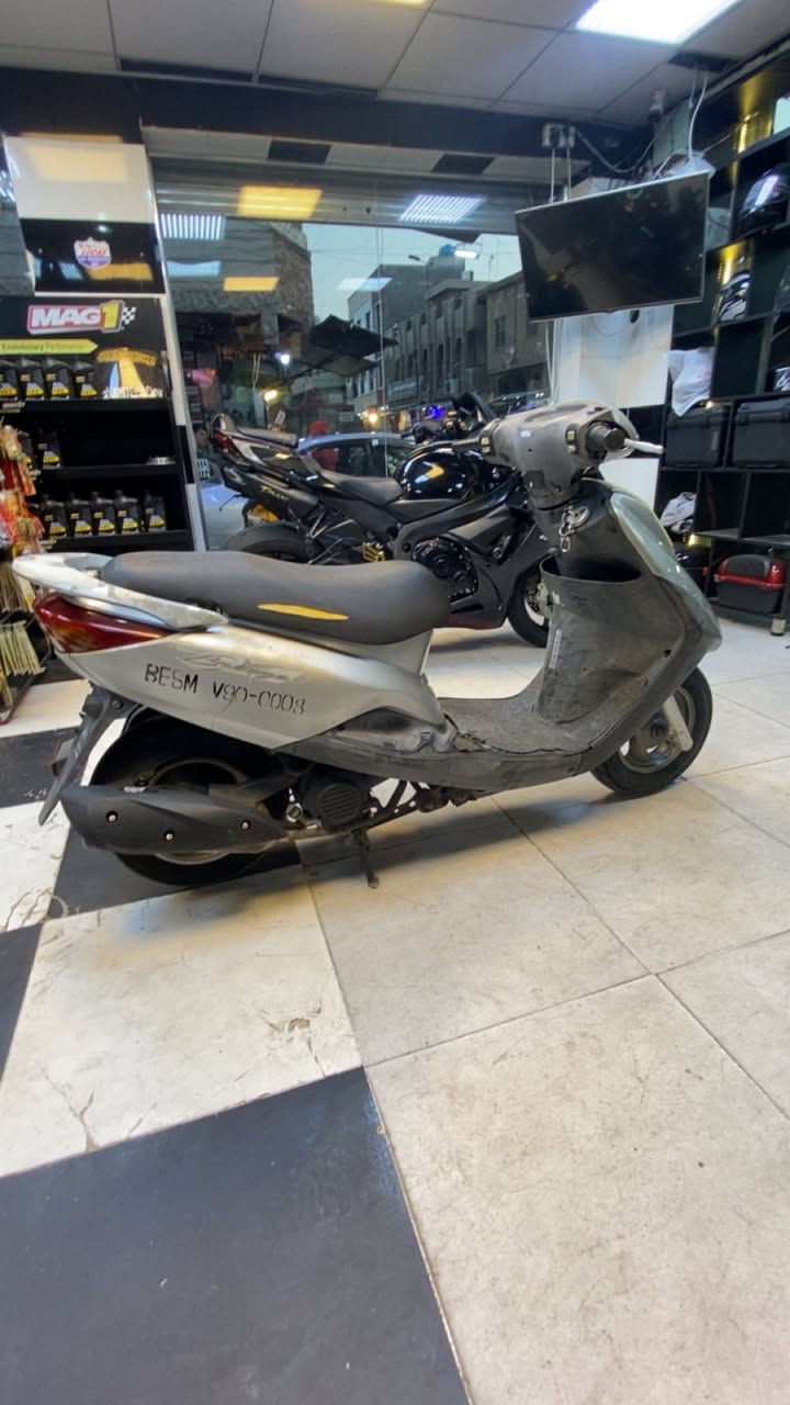 السلام عليكم بريز للبيع الدراجه مابيه أي نقص صارله شهر من نازله من الرمبه الدراجه ممفتوح برغي منه  عنوان الاعضميه  السعر 850 وبيه مجال بصيط الستفسار ***********
