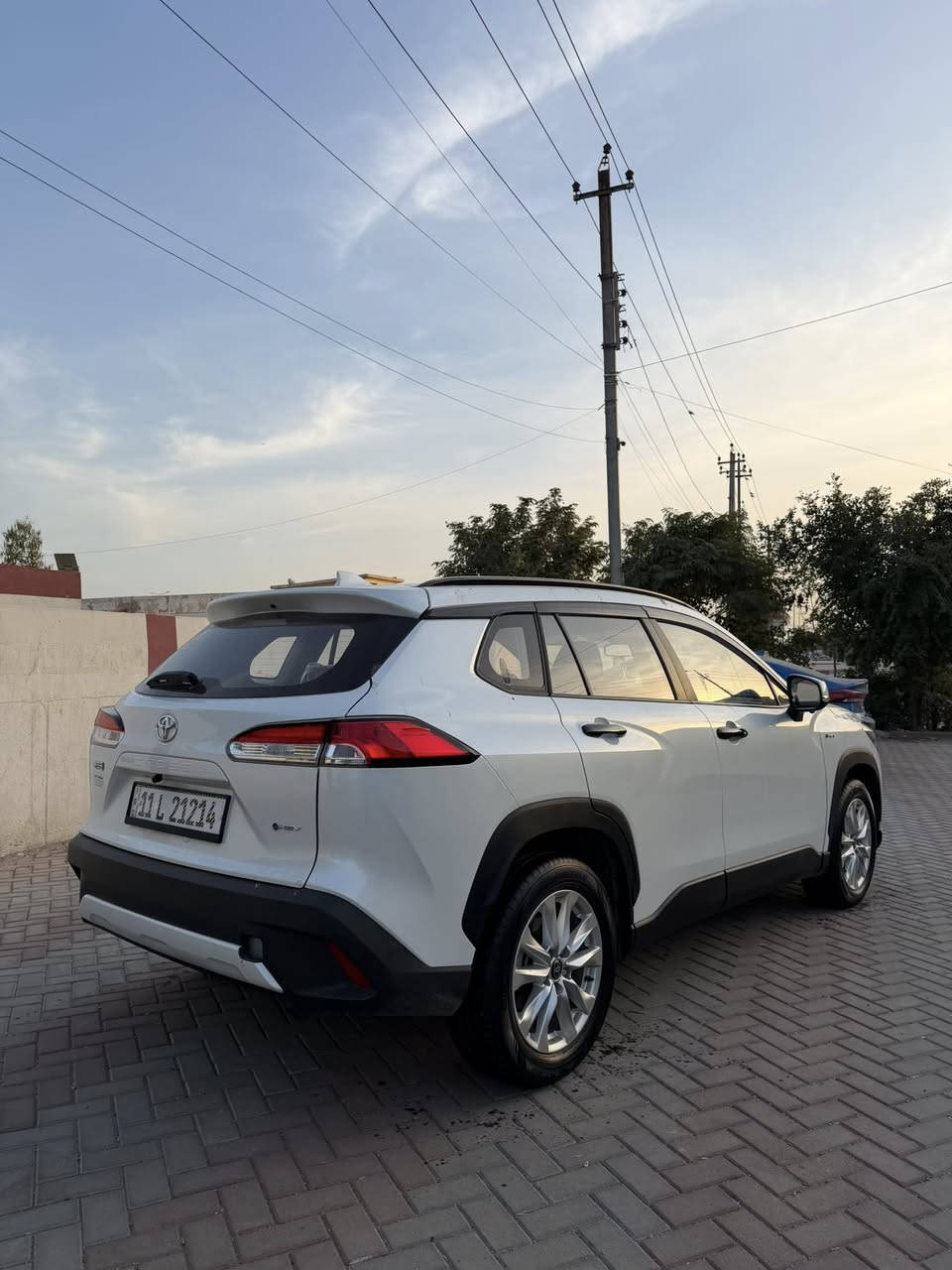 سلام عليكم
كورلا كروس 2025 هايبرد
سياره جديده مكفوله كفاله عامه
ماشيه 2 كيلو فقط
فول مواصفات اربع كامرات 
داخل احمر جلد
فتحة سقف
رقم بغداد بأسمي 
السعر 27,500 عراقي
رقم الهاتف***********
عنوان بغداد الكرخ
