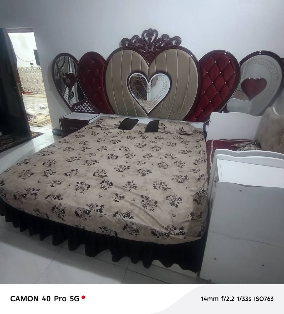 السلام عليكم عندي غرفه للبيع تركي
تسع قطع رقم الهاتف *********** السعر ٤٥٠ الف
