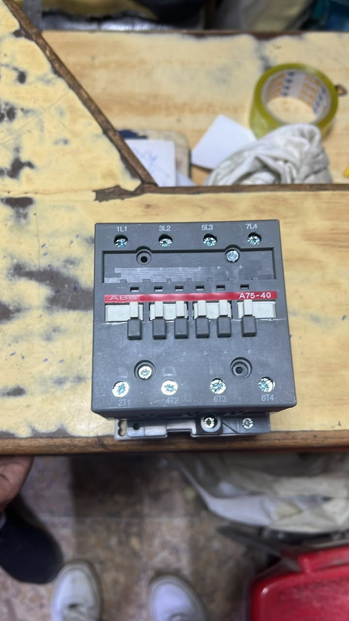 يالله متوفر جميع مواد السيطره الكهربائيه وباسعار تنافسيه كل من قواطع كونتكترات لوحات سيطره كل ما يخص الكهرباء متوفر للتواصل الاتصال 
***********
