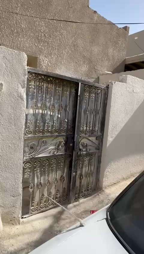 بيت ١٠٠ متر حي العسكري مقابل ملحق المكرمه مثل ماموضح بالتصوير السعر ٧٠ للاستفسار ***********
