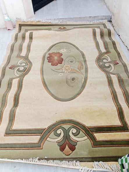 فرشات للبيع نضافه مثل الي بصوره كبيره العرض 2متر و95سانتيم والطول 4سعره 35وبيه مجال بسط والصغير ب20وبيه مجال بسط الشراي يتصل ***********
