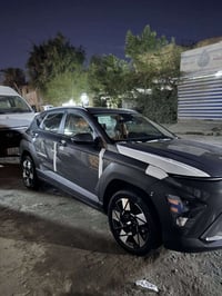 هونداي كونا 2025 للبيع سياره نضيفه بمعنى الكلمه لون سمنتي فول مواصفات ...